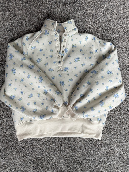 Altar'd State Sweaters - AS Revival / Altar’d State Classic Cream Floral Snap-Front Women's Sweater